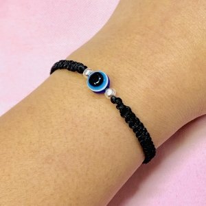 Pulsera Hilo Negro tejido con Ojito protector y bolitas