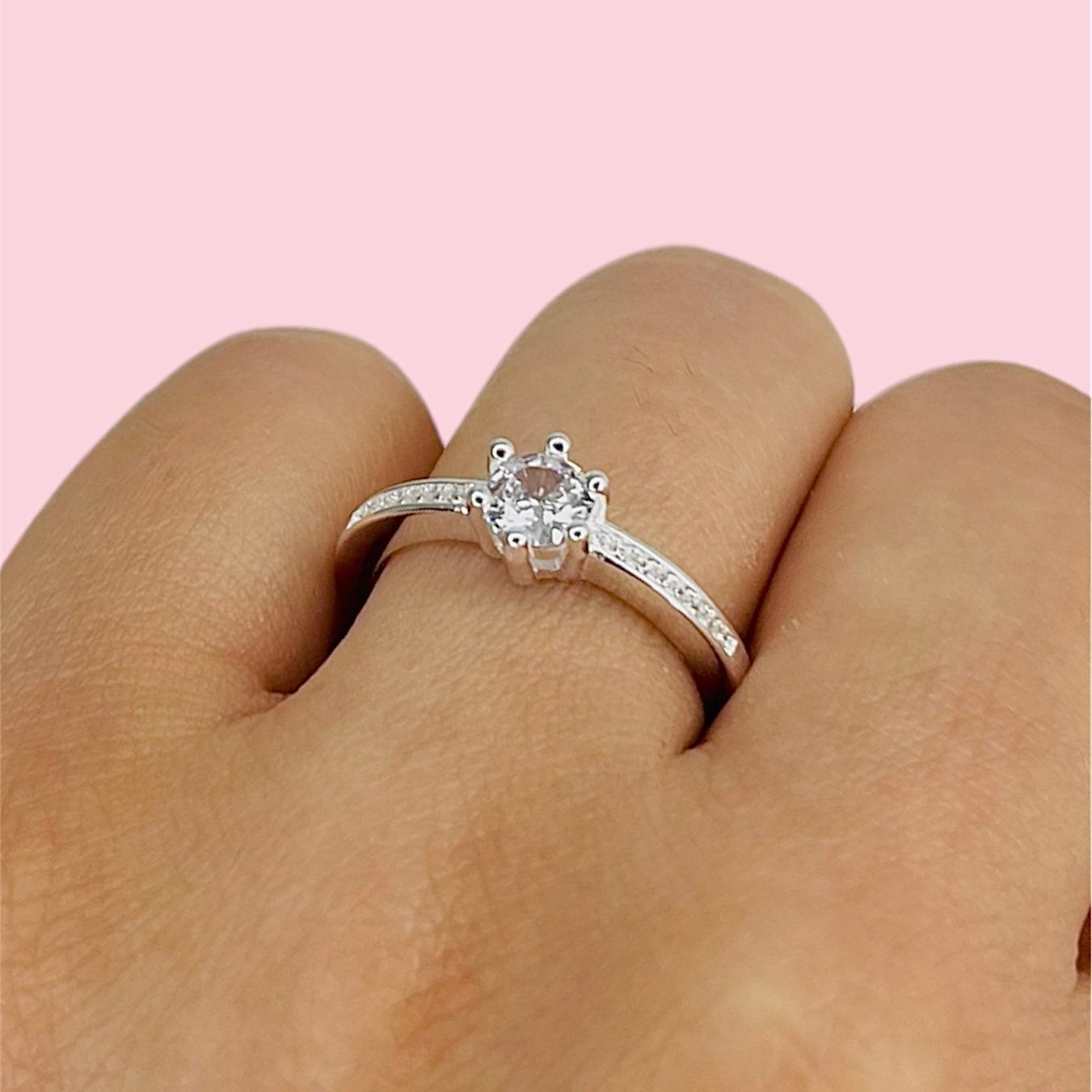 Anillo De Compromiso Solitario Stilla Platino - Joyería