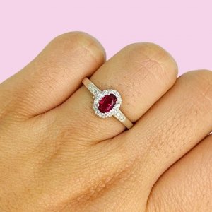Anillo Halo de piedra Blanco y Fucsia Plata 925