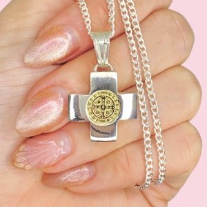 Conjunto Cadena Groumet 60 y dije Cruz con San Benito
