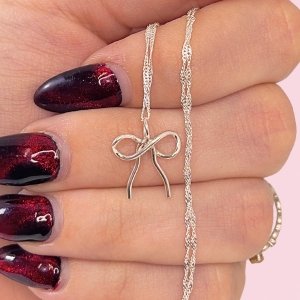 Cadena Singapur Fino Brilloso y Dije Moño Minimaslista pasante de Plata 925