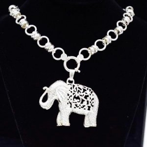 Elefante Grande con Cadena de Plata