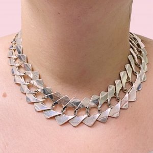 Gargantilla cuadrada maciza plata 925