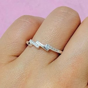 Anillo Escaleras de Vida con Micropave de Plata Italiana